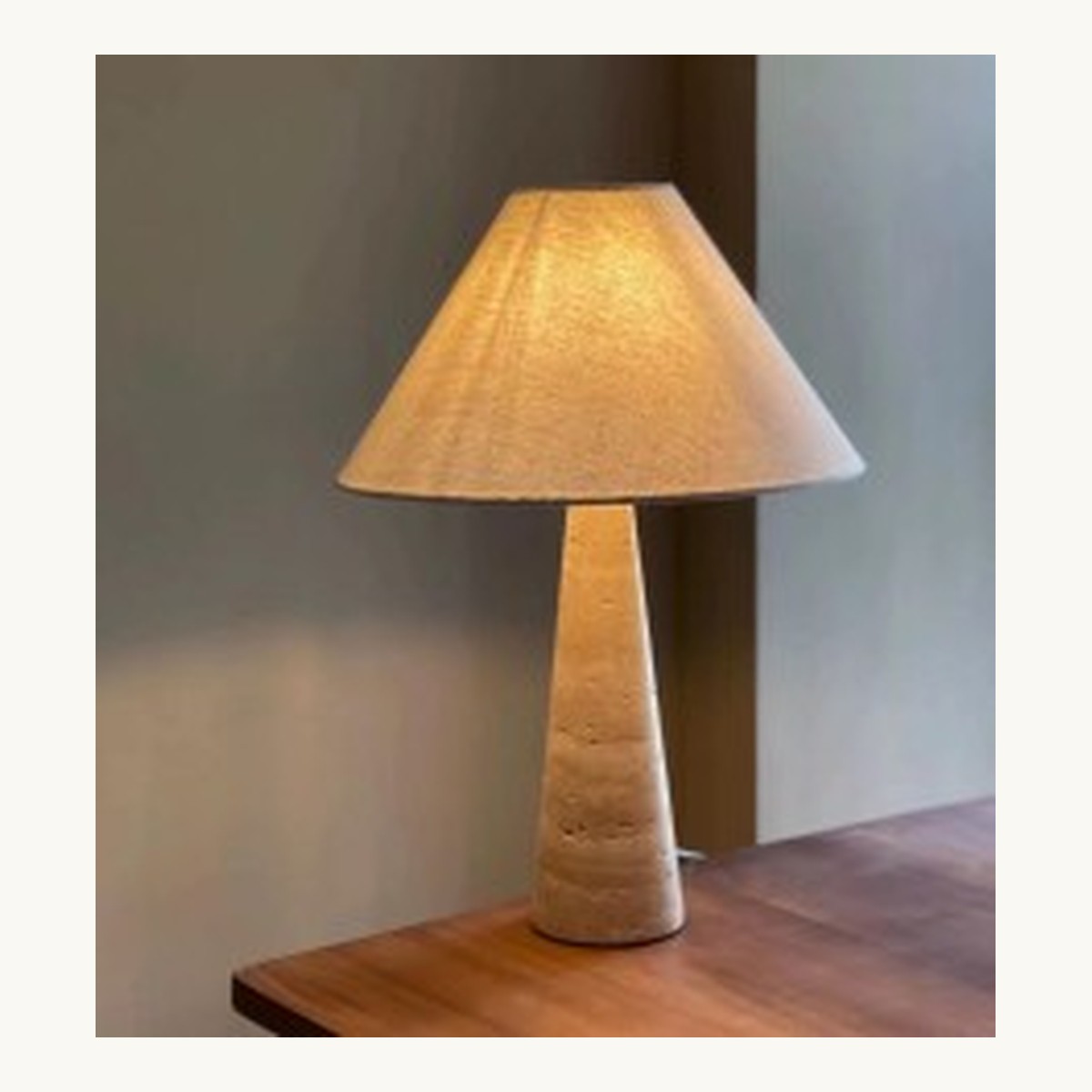 SinWay Table-003 &middot; Natural marble and Spanish alabaster table lamp